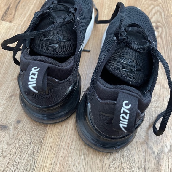 Nike Air Max 270 - Picture 12 of 16